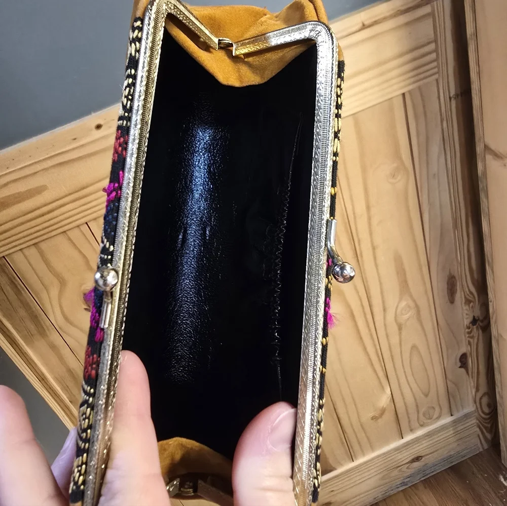 Vintage Embroidered Clutch - Picture 6 of 6